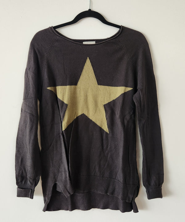 Billabong Sweater. Size Medium.