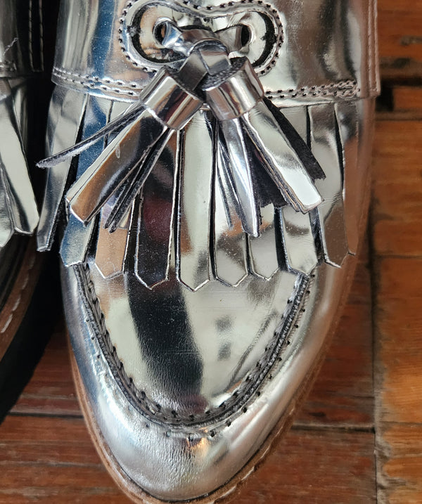 Shelly's London Silver Loafers with Tassles. Size 7.5.