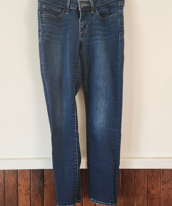 Levi's 710 Skinny Fit Jeans. Size 27.