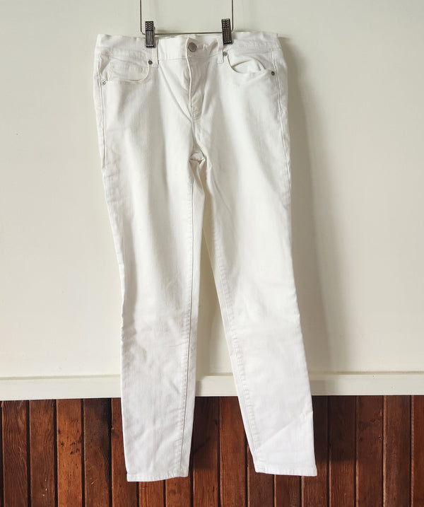 White GAP Legging Jeans. Size 27.