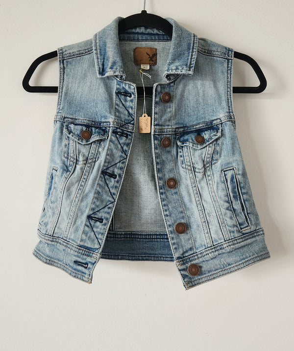 American Eagle Outfitters Jean Vest. Size XS.