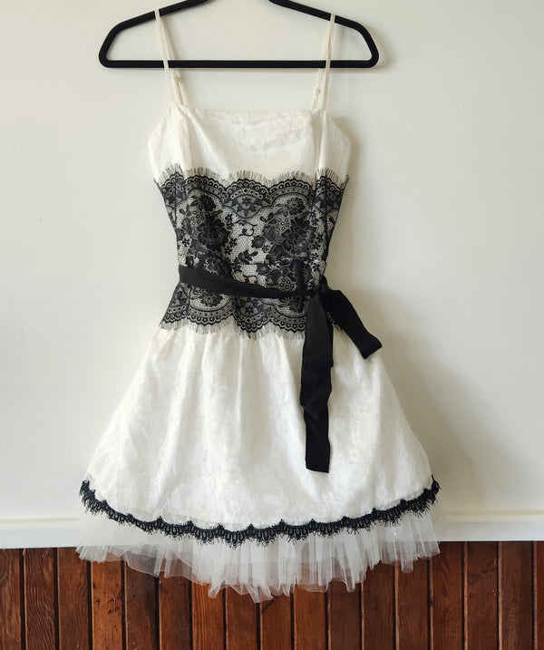 Arielle Lace Dress with Tulle. Size Small.