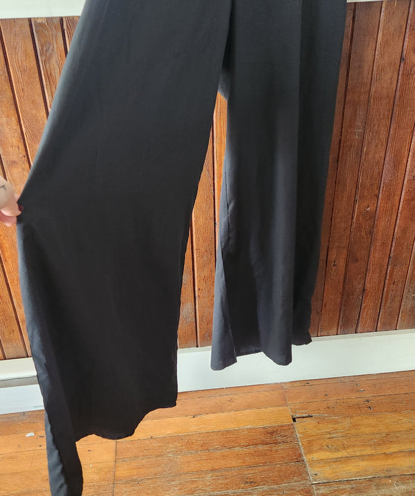 Lightweight Plus Size Jumper with Spaghetti Straps. Size 1X.