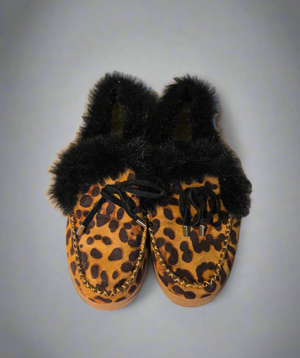 Leopard Mocassin Style Shoes/Slippers with Fuzzy Trim. Size 7.5