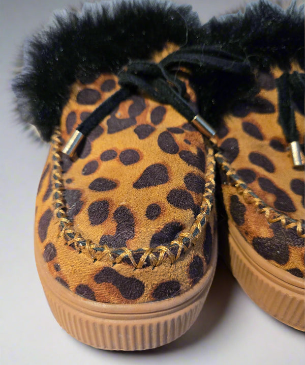 Leopard Mocassin Style Shoes/Slippers with Fuzzy Trim. Size 7.5
