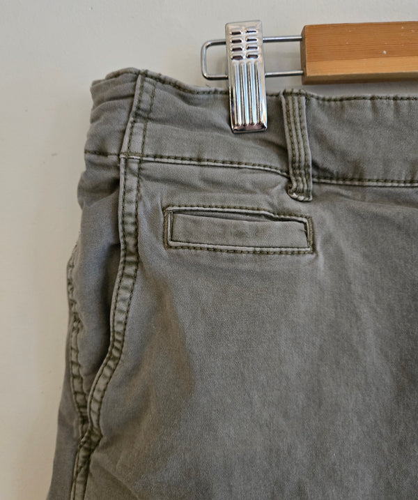 Reitman's Trousers. Size 16.